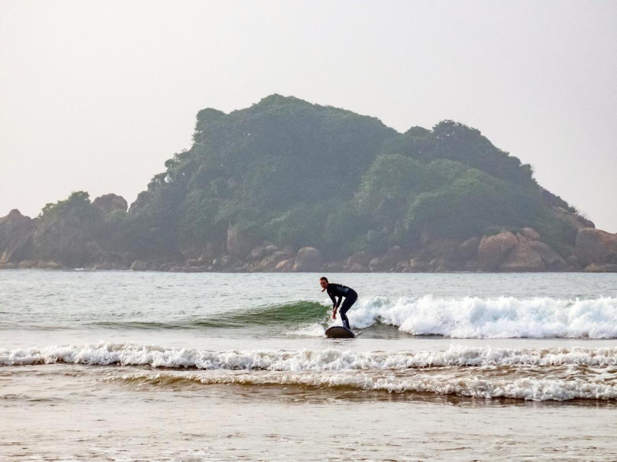 Хостел Surf & Party Велигама Экстерьер фото
